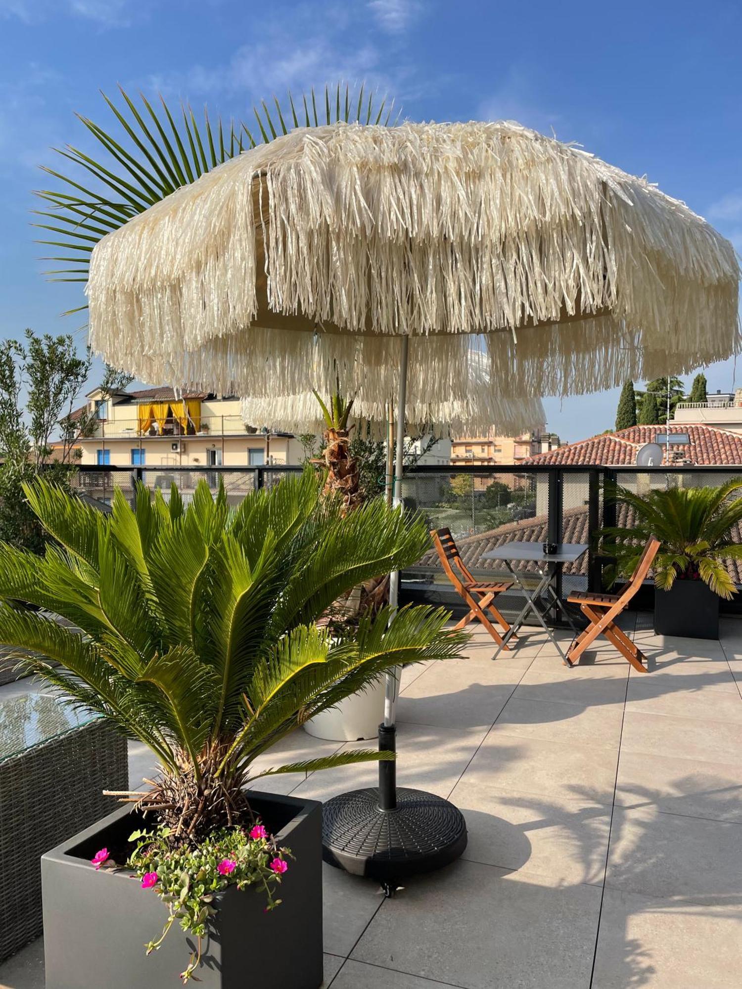 פסקיארה דל גארדה Plaza Lago Di Garda מראה חיצוני תמונה